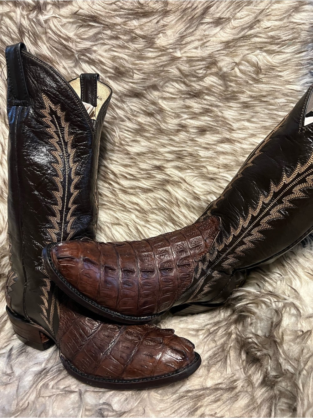 Women’s COWTOWN Brown Croc-Textured Heeled Western Boots size 8.5 B
